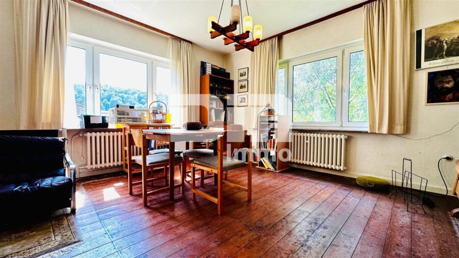 Herrschaftliches Ein- /Zweifamilienhaus BJ 1949 mit großem Garten in Traumlage - EG Esszimmer